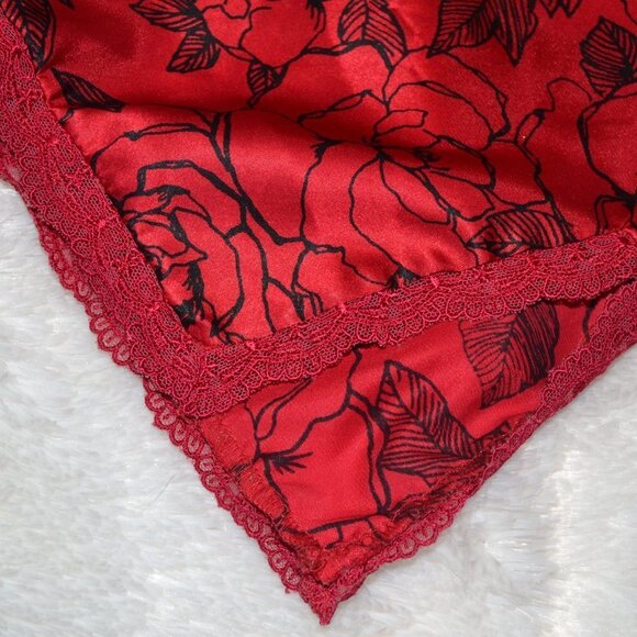 Red Robe With Black Roses - Size Large - Knee Length - Picture 3 of 5